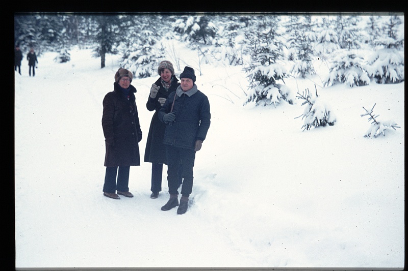 34.Engelmar dec 1977 Rino,Ilse,Mama.JPG